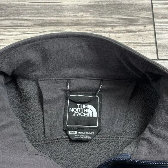 The North Face Soft Shell Jacket - Picture 7 of 7